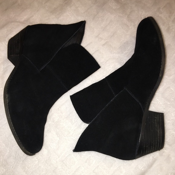 me too Shoes - Black Suede Leather Boots